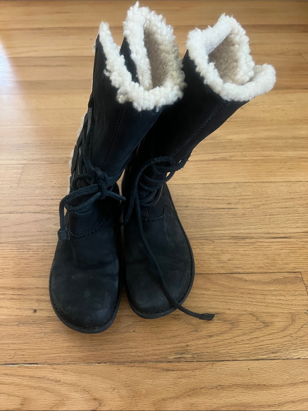 UGG Women's Black Lace-Up Winter Boots with Cream Sherpa Lining USA size 7